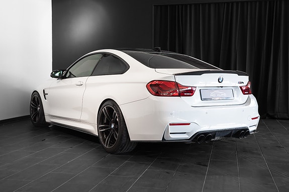 BMW M4 5 of 5