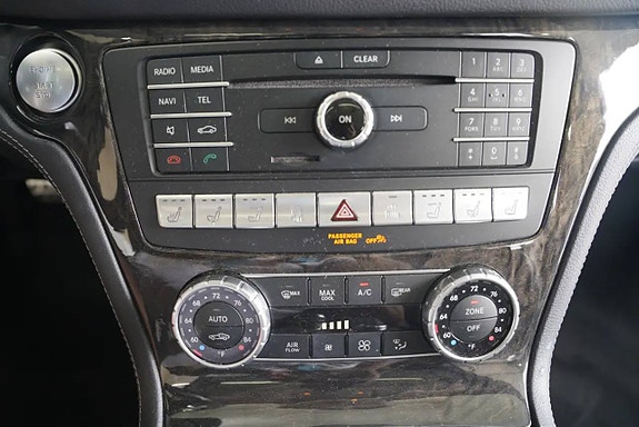 Mercedes-Benz SL500 23 of 30