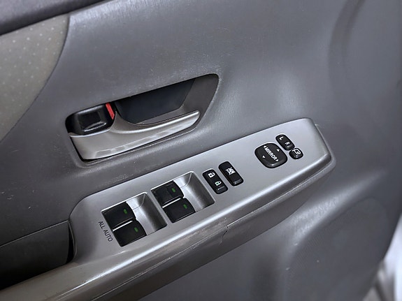 Toyota Prius+ Seven 12 of 15