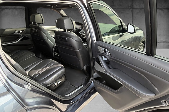 BMW X7 11 of 14