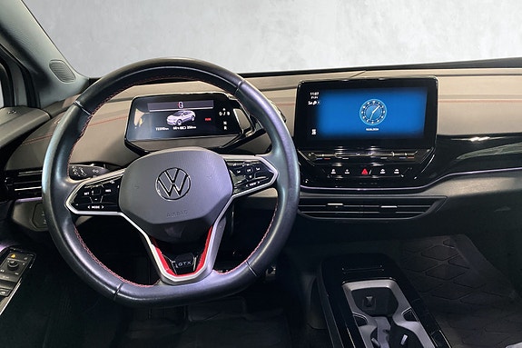 Digitalt cockpit med oversiktlig og moderne førerdisplay