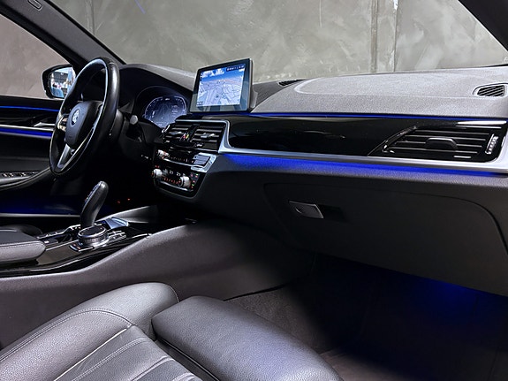 BMW 530e 8 of 30