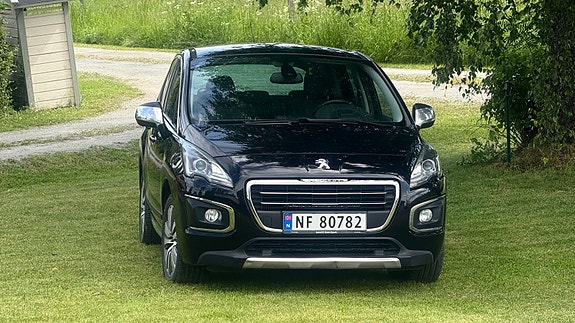 Peugeot 3008 2 of 5