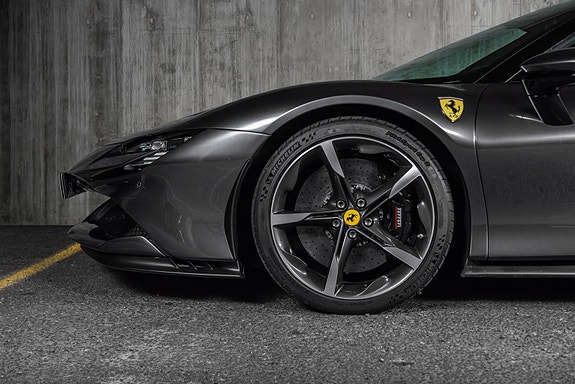 Ferrari SF90 Stradale 12 of 30