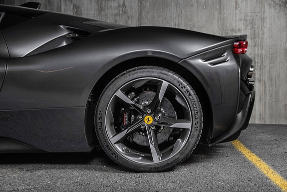 Ferrari SF90 Stradale 13 of 30