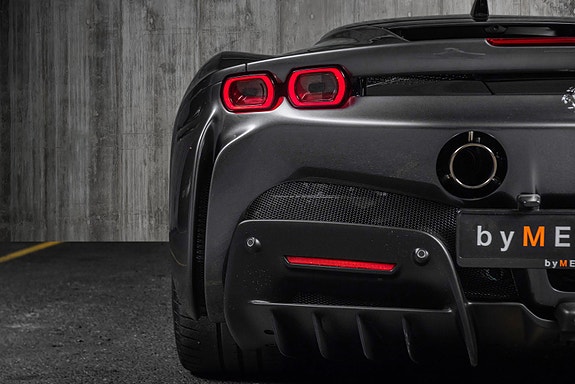 Ferrari SF90 Stradale 8 of 30