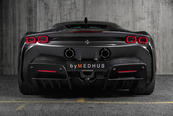 Ferrari SF90 Stradale 7 of 30