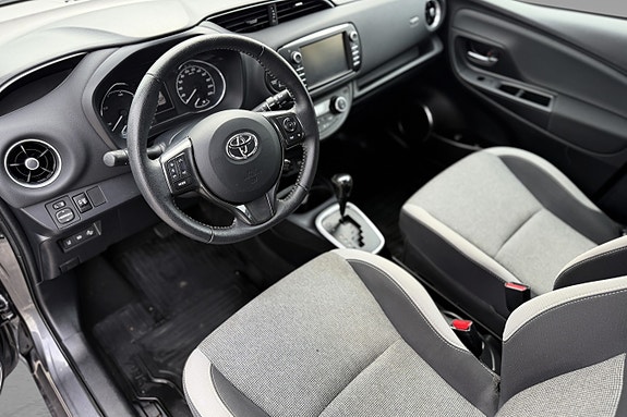 Toyota Yaris 19 of 30