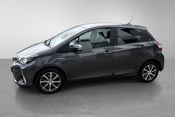 Toyota Yaris 15 of 30