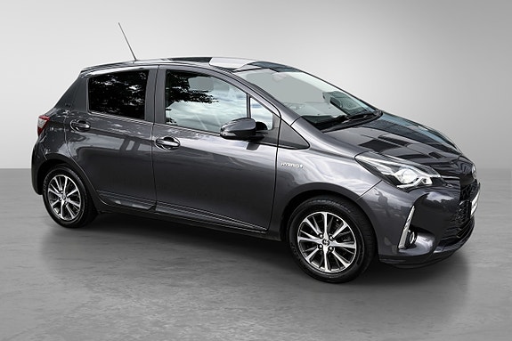 Toyota Yaris 5 of 30