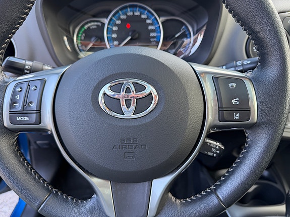 Toyota Yaris 21 of 30