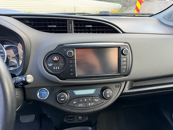 Toyota Yaris 23 of 30