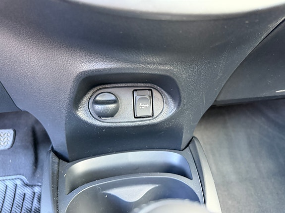 Toyota Yaris 24 of 30
