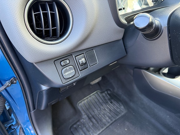 Toyota Yaris 16 of 30