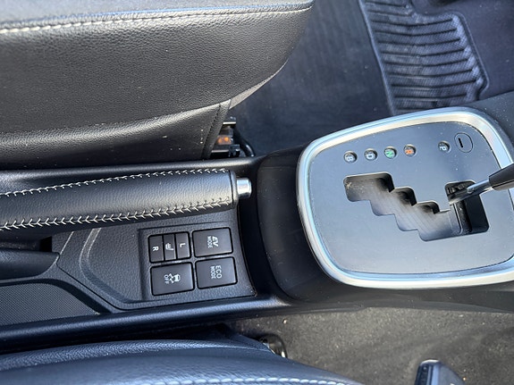 Toyota Yaris 25 of 30