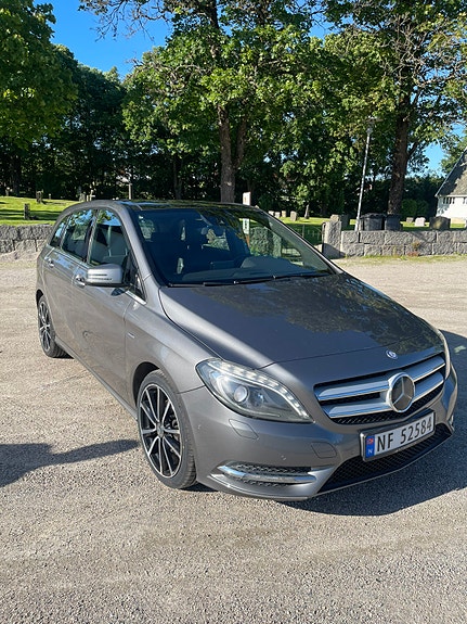 Mercedes-Benz B180 6 of 11
