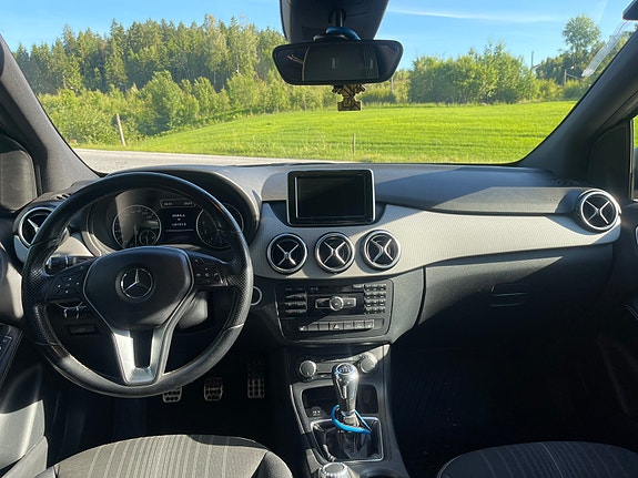 Mercedes-Benz B180 11 of 11