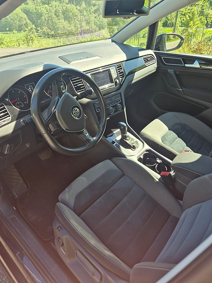 Volkswagen Golf Sportsvan 5 of 5