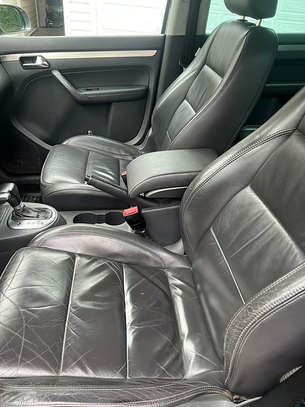 Volkswagen Touran 10 of 15