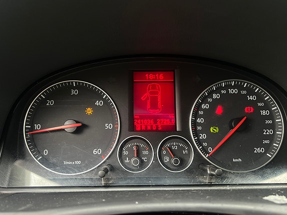 Volkswagen Touran 12 of 15