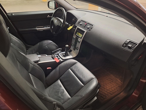 Volvo S40 11 of 18