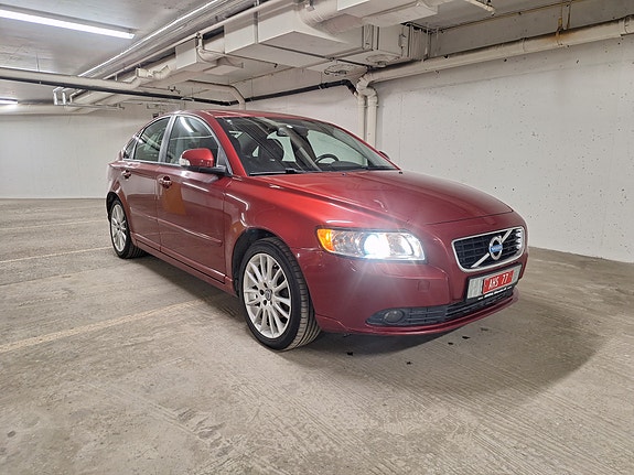 Volvo S40 3 of 5