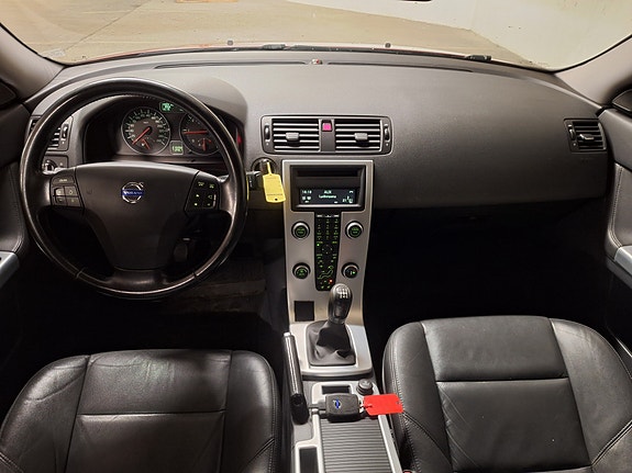 Volvo S40 8 of 18