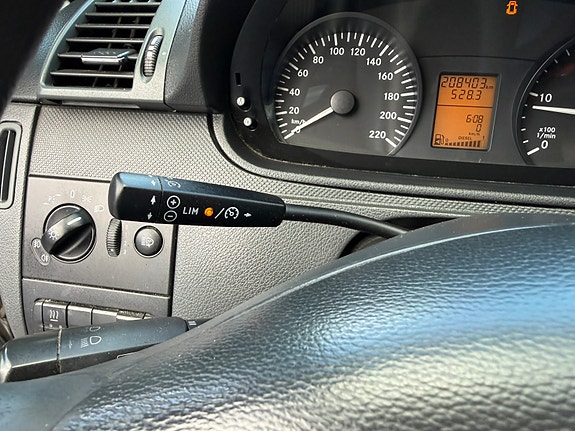 Mercedes-Benz Vito 113 8 of 27
