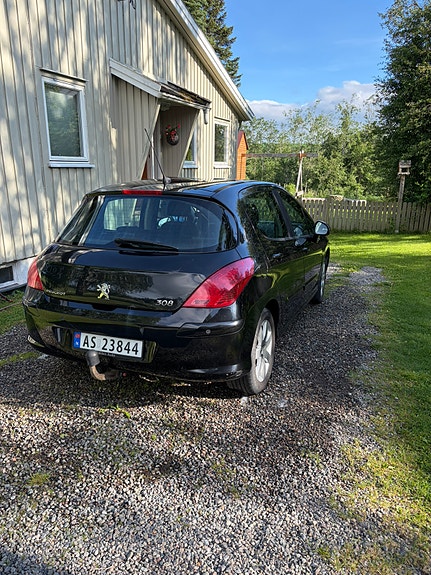 Peugeot 308 4 of 5