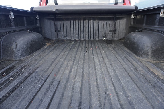 Toyota HiLux 21 of 30