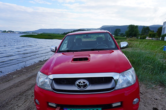 Toyota HiLux 7 of 30