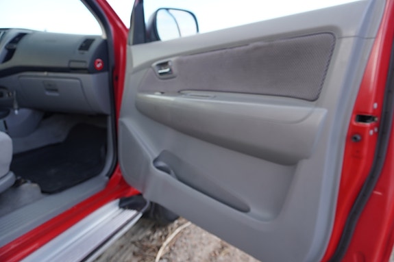 Toyota HiLux 29 of 30