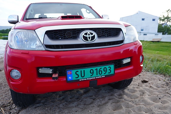 Toyota HiLux 25 of 30