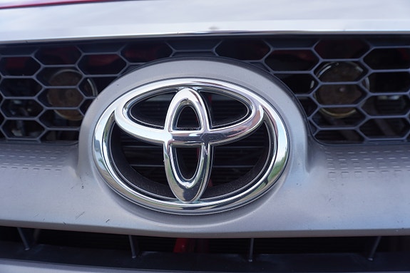 Toyota HiLux 11 of 30