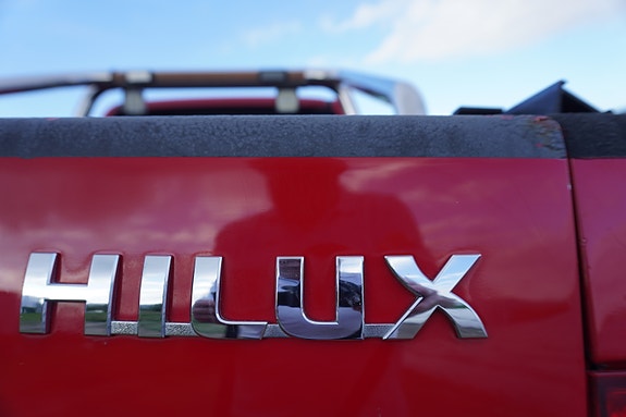 Toyota HiLux 18 of 30