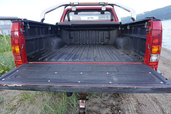 Toyota HiLux 20 of 30
