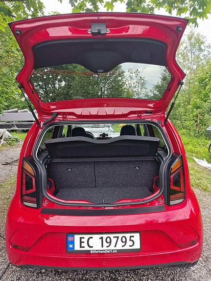Volkswagen UP! 8 of 19