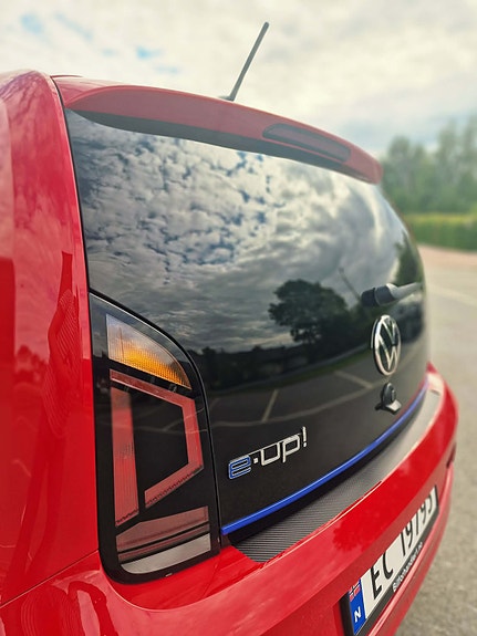 Volkswagen UP! 5 of 19