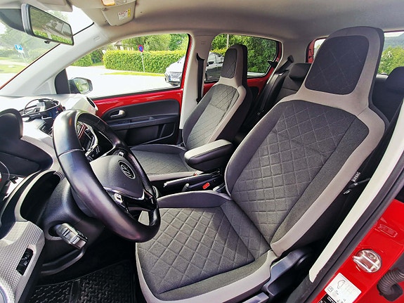 Volkswagen UP! 12 of 19