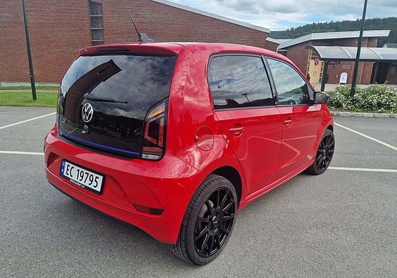 Volkswagen UP! 4 of 19