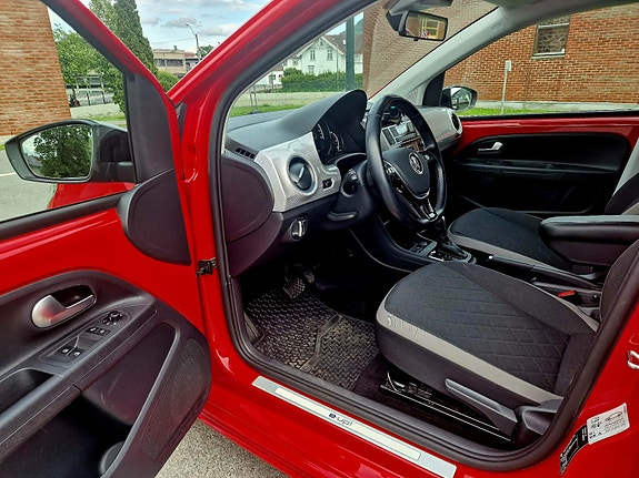 Volkswagen UP! 11 of 19