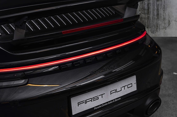 Porsche 911 11 of 30
