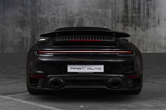 Porsche 911 12 of 30