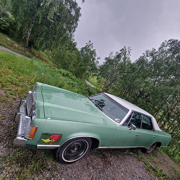 Chrysler New Yorker 2 of 5