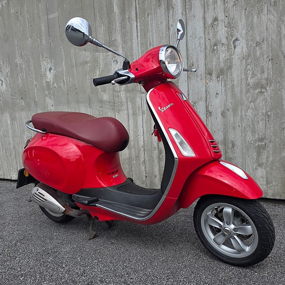 Piaggio VESPA PRIMAVERA 50 2T ROSSO Vespa 2 of 5