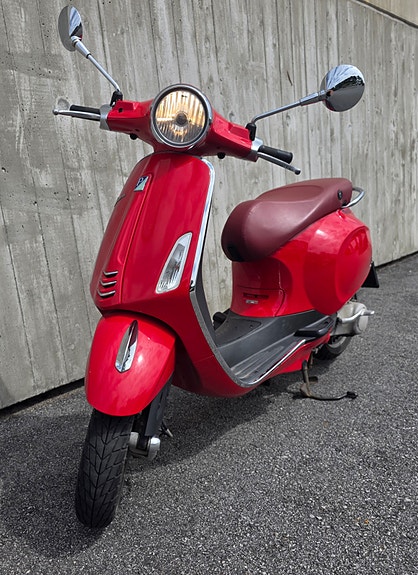 Piaggio VESPA PRIMAVERA 50 2T ROSSO Vespa 3 of 5