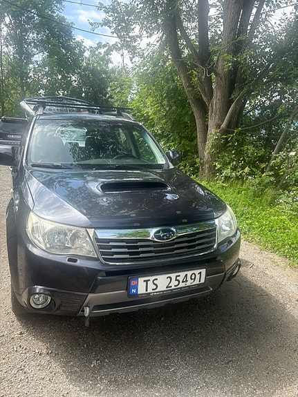Subaru Forester 2 of 5