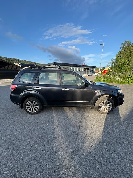 Subaru Forester 3 of 5