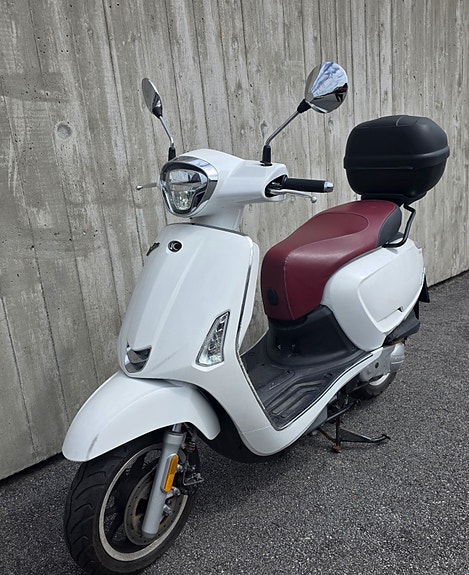 Kymco NEW LIKE50i E4 WHITE 3 of 5