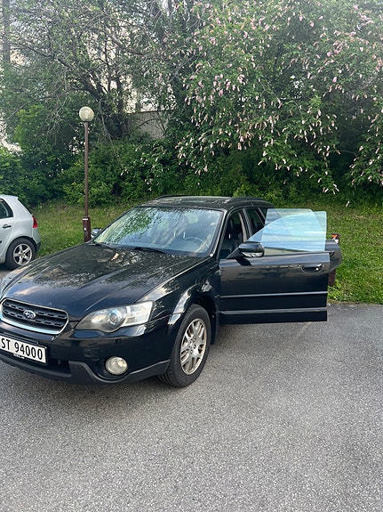 Subaru Outback 2 of 5